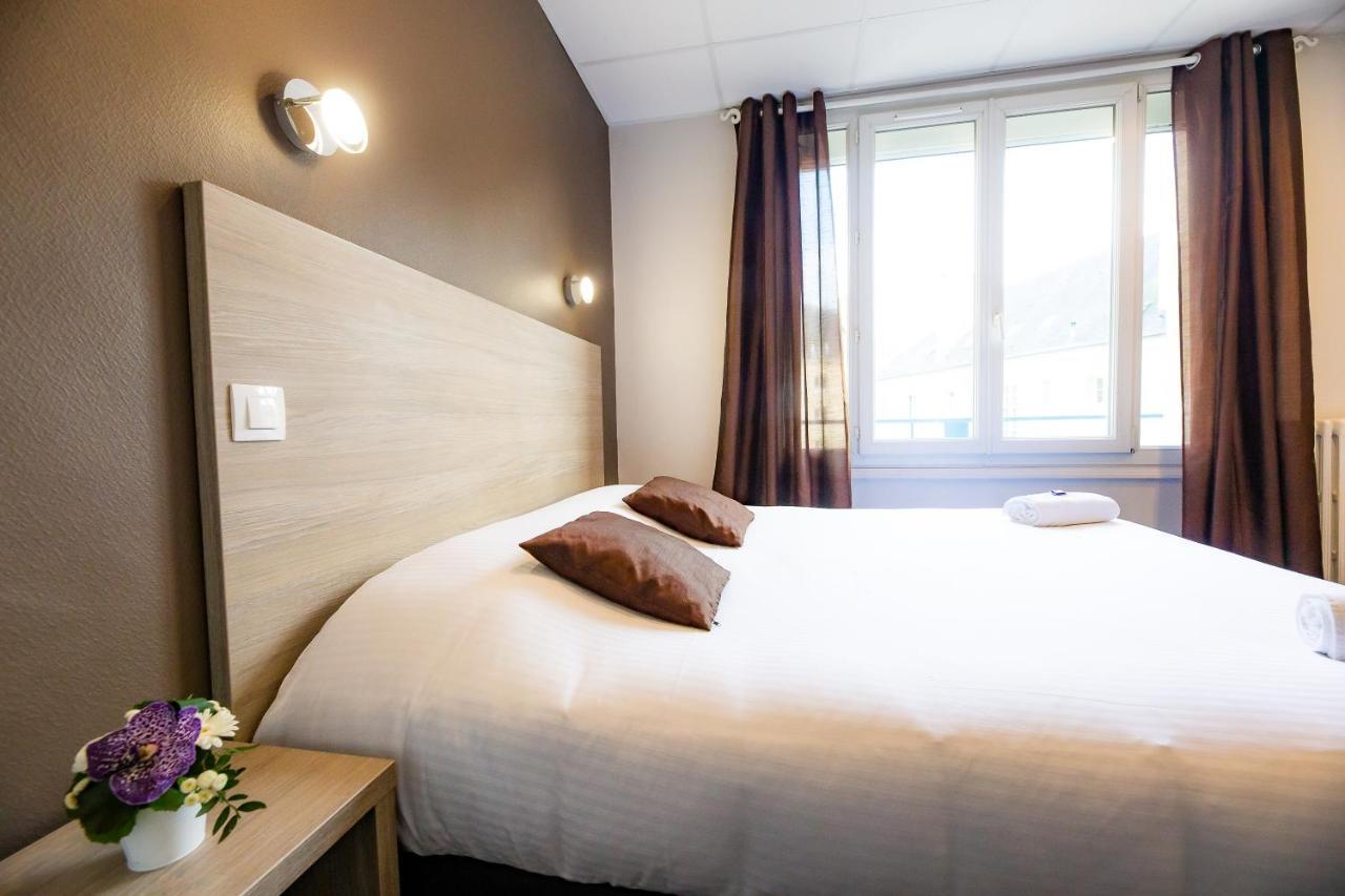 Logis Hotel Du Chateau Caen Bagian luar foto
