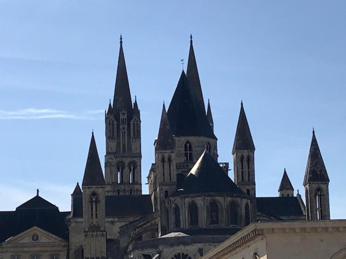Logis Hotel Du Chateau Caen Bagian luar foto