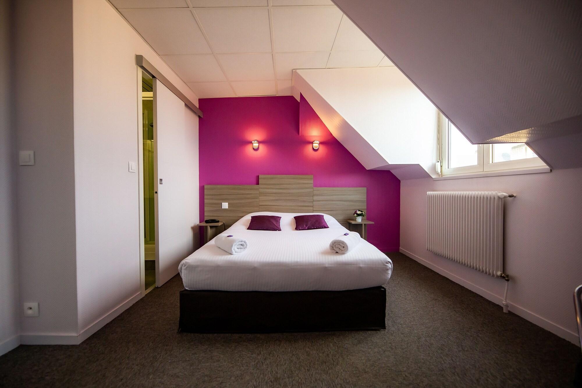 Logis Hotel Du Chateau Caen Bagian luar foto