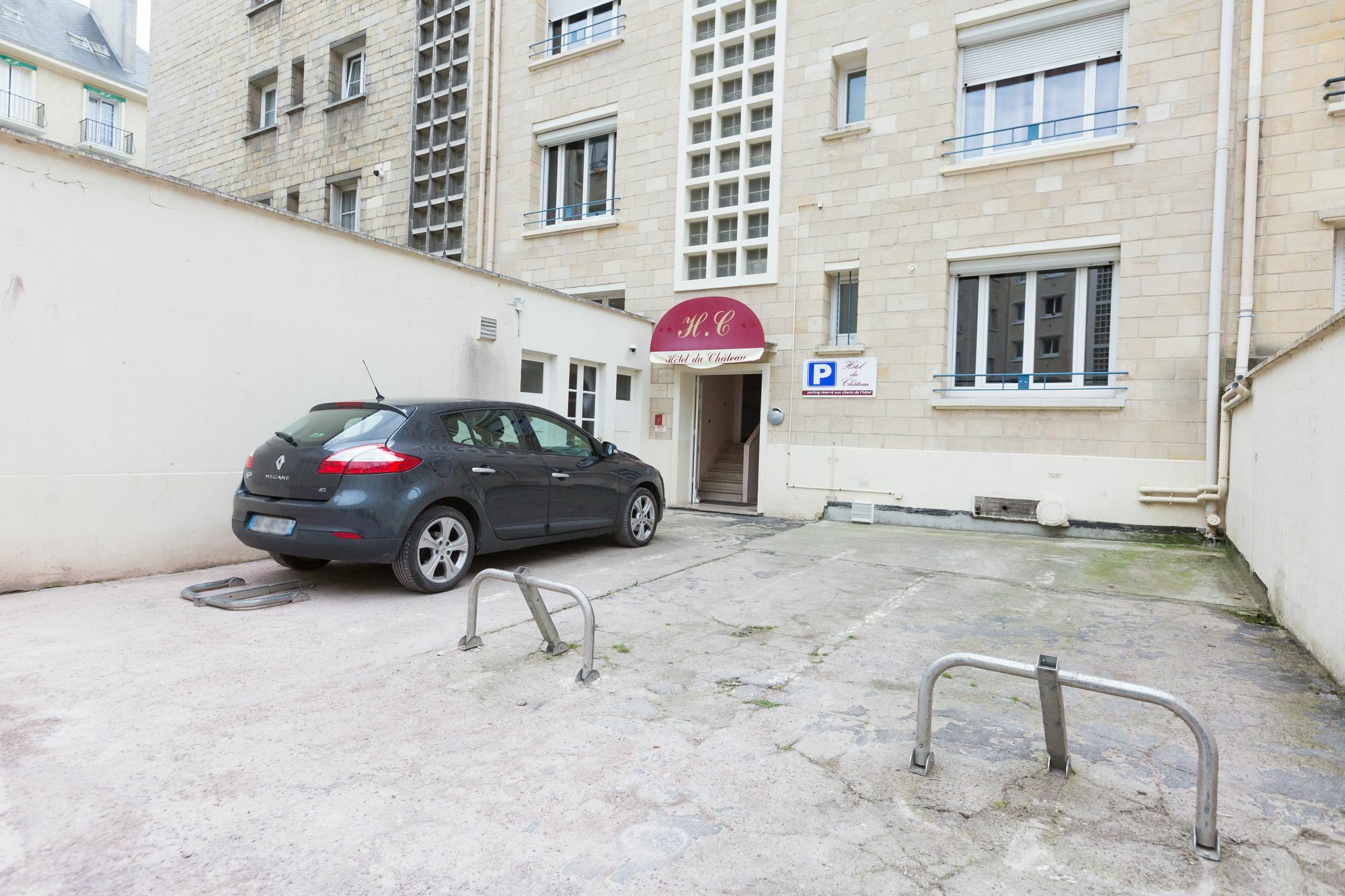Logis Hotel Du Chateau Caen Bagian luar foto