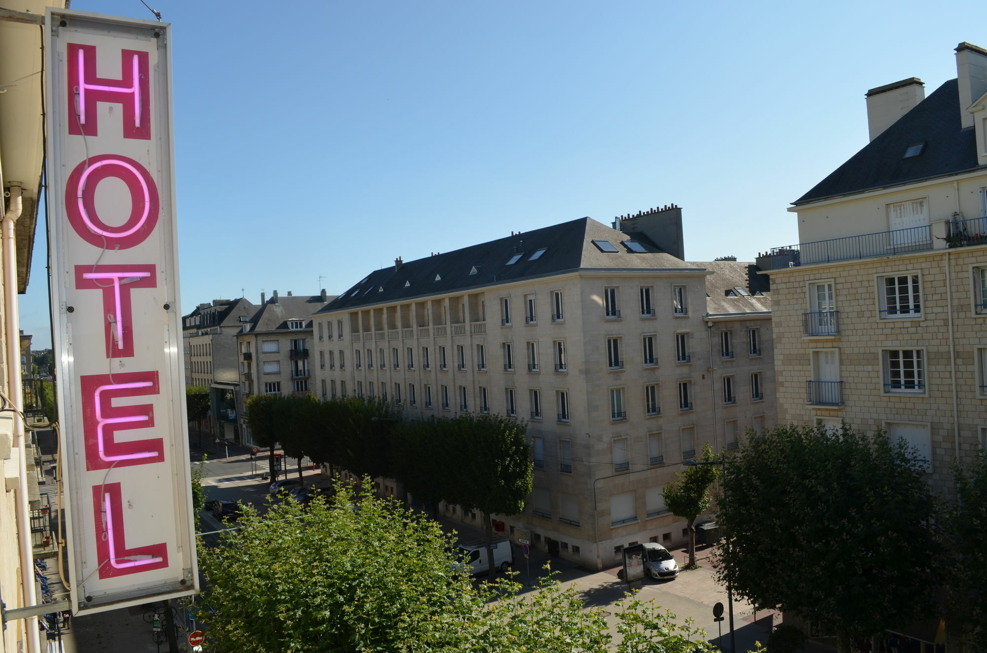Logis Hotel Du Chateau Caen Bagian luar foto